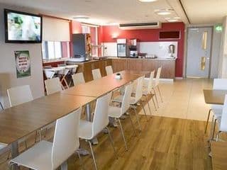 Travelodge Kingston upon Thames Central - Photo 14