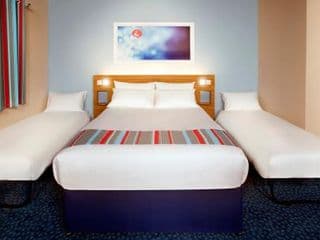 Travelodge Kingston upon Thames Central - Photo 4