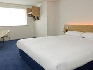 Travelodge Kingston upon Thames Central - Photo 7