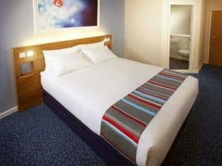 Travelodge Kingston upon Thames Central - Photo 10