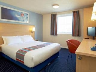 Travelodge Harlow - Photo 2