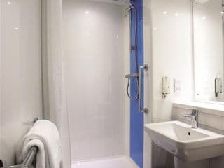 Travelodge London Teddington - Photo 8