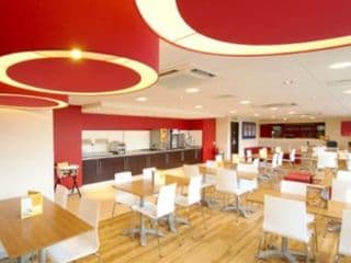 Travelodge London Teddington - Photo 10