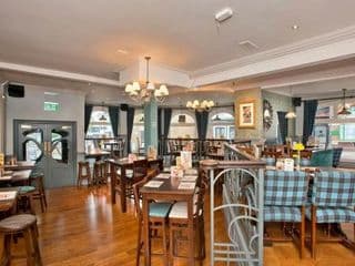 The Red Lion Hotel - Photo 12