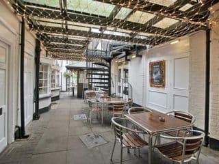The Red Lion Hotel - Photo 17