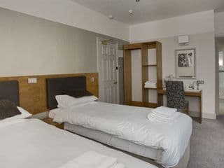 The Red Lion Hotel - Photo 4
