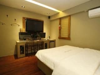 Mac Hotel