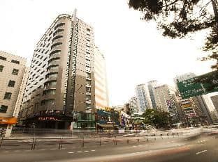 Prince Hotel Myeongdong - Photo 19