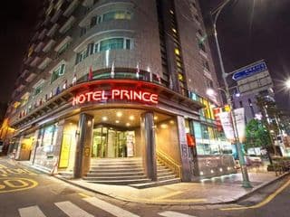 Prince Hotel Myeongdong - Photo 3