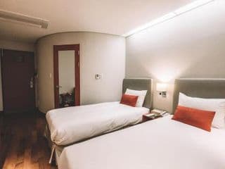 Prince Hotel Myeongdong - Photo 7