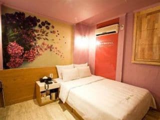 RUI Hotel - Photo 3