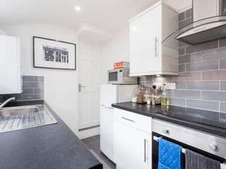 Ashton House - Photo 15