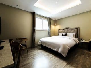 Yeoksam Hotel LIN