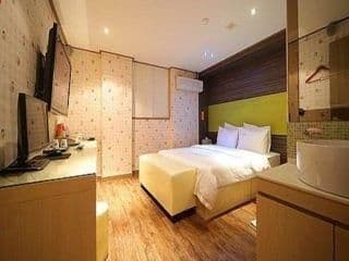 Hotel S Shinchon - Photo 6