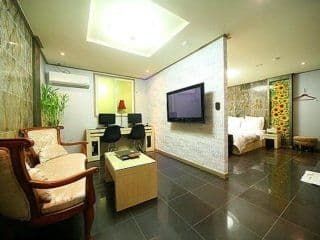 Hotel S Shinchon - Photo 9