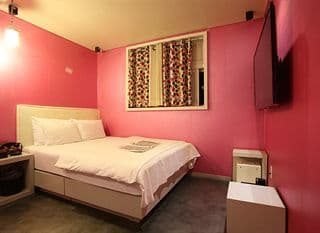 Baron de Paris Hotel - Photo 8