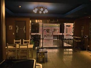 Hotel at Home - Photo 13