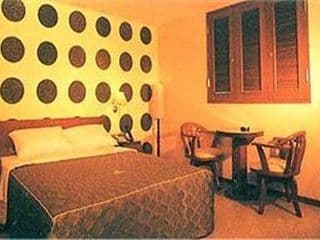 Hotel at Home - Photo 19