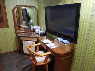 Hotel at Home - Photo 7