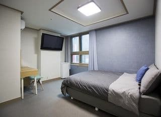 24 Guesthouse Sinchon - Photo 2