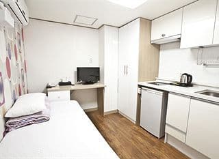 24 Guesthouse Sinchon - Photo 15