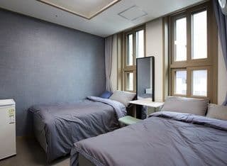 24 Guesthouse Sinchon - Photo 3