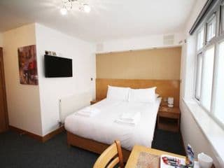 Flexistay Aparthotel Sutton - Photo 2