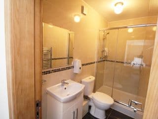 Flexistay Aparthotel Sutton - Photo 12