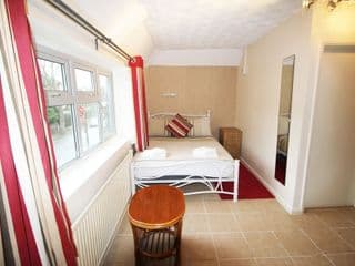 Flexistay Aparthotel Sutton - Photo 4