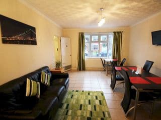 Flexistay Aparthotel Sutton - Photo 9