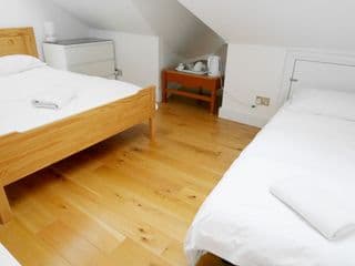 Kew Rooms - Photo 15