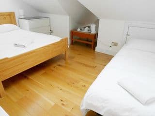 Kew Rooms - Photo 10