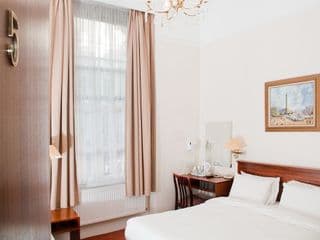 St George's Hotel - Photo 2