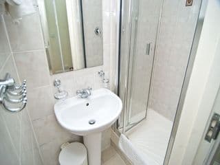 St George's Hotel - Photo 10