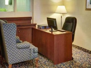 Travelodge Windsor Central - Photo 18