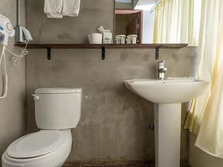 Daljee Guesthouse - Photo 10